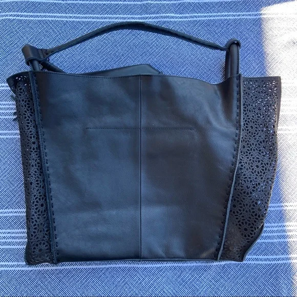 The Sak black leather lasercut large shoulder tote bag - Picture 5 of 7